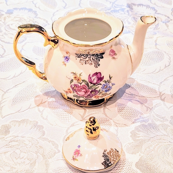 Vintage little German Tea pot. Rare Reichenbach Gold Gilded  bone china - Picture 7 of 15